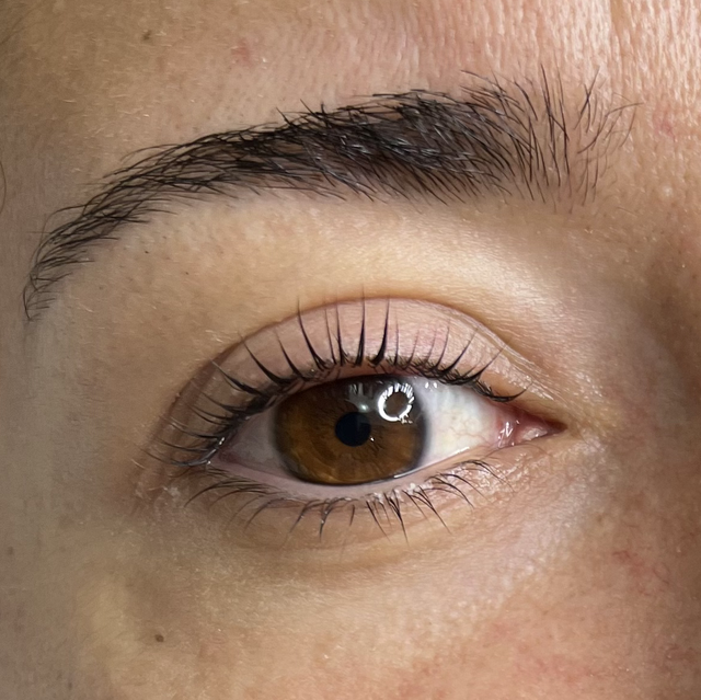 Soins de cils à Morne-à-l’Eau (Guadeloupe)